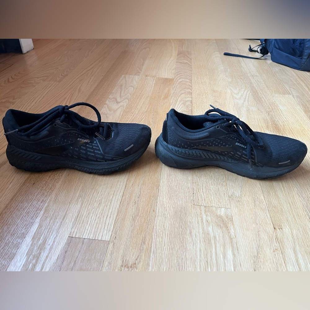 Brooks Women's Adrenaline GTS 21 Running Shoes